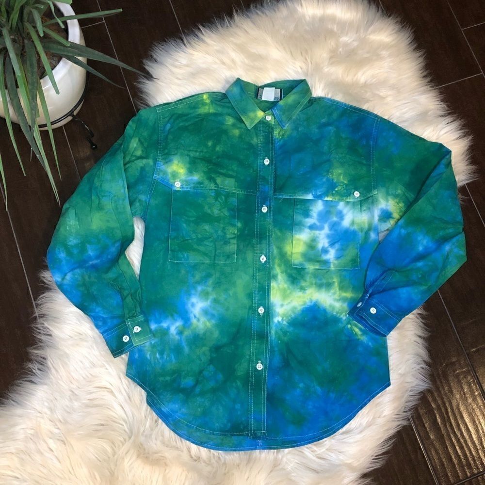 ol’paint by cricket reworked tie dye blouse medium